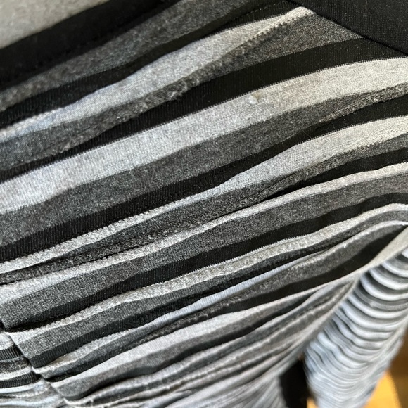Grey layered stripped dress - Picture 2 of 5